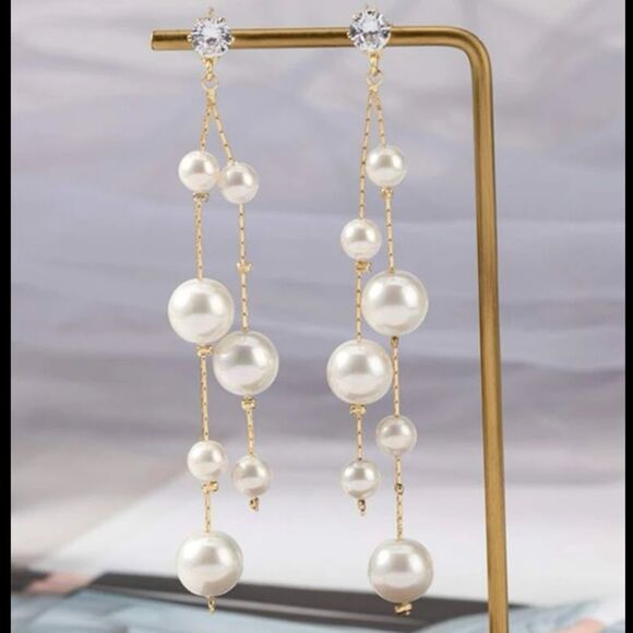 💥🆕 Gorgeous Faux Pearl Dangling Drop Earrings - Picture 1 of 3